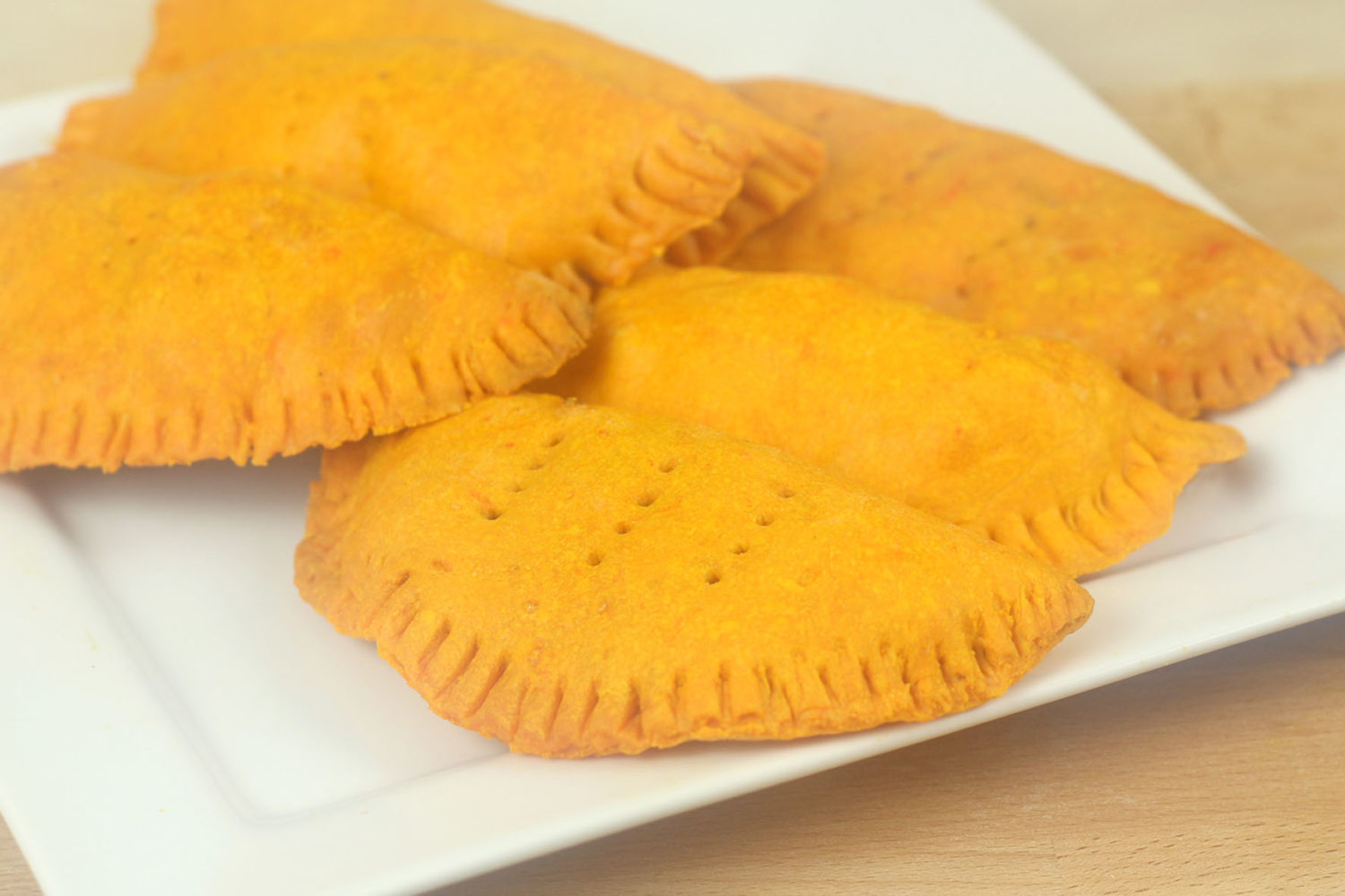 HOW TO MAKE FLAKY JAMAICAN CHICKEN PATTIES 😋😍😍🇯🇲🇯🇲 